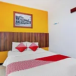 Super Oyo 90426 Near Mall Ciputra 2
