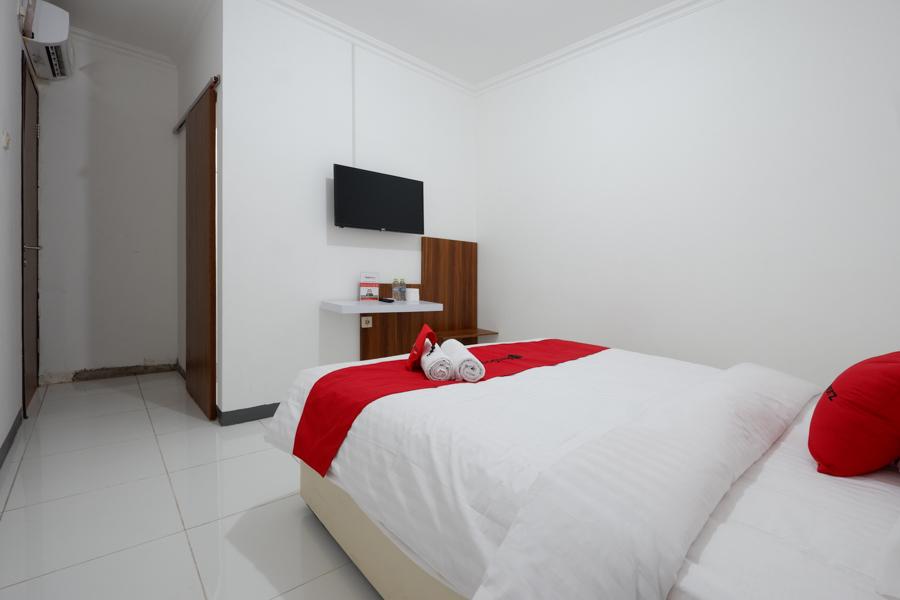 Super Oyo 90426 Near Mall Ciputra 2 2*