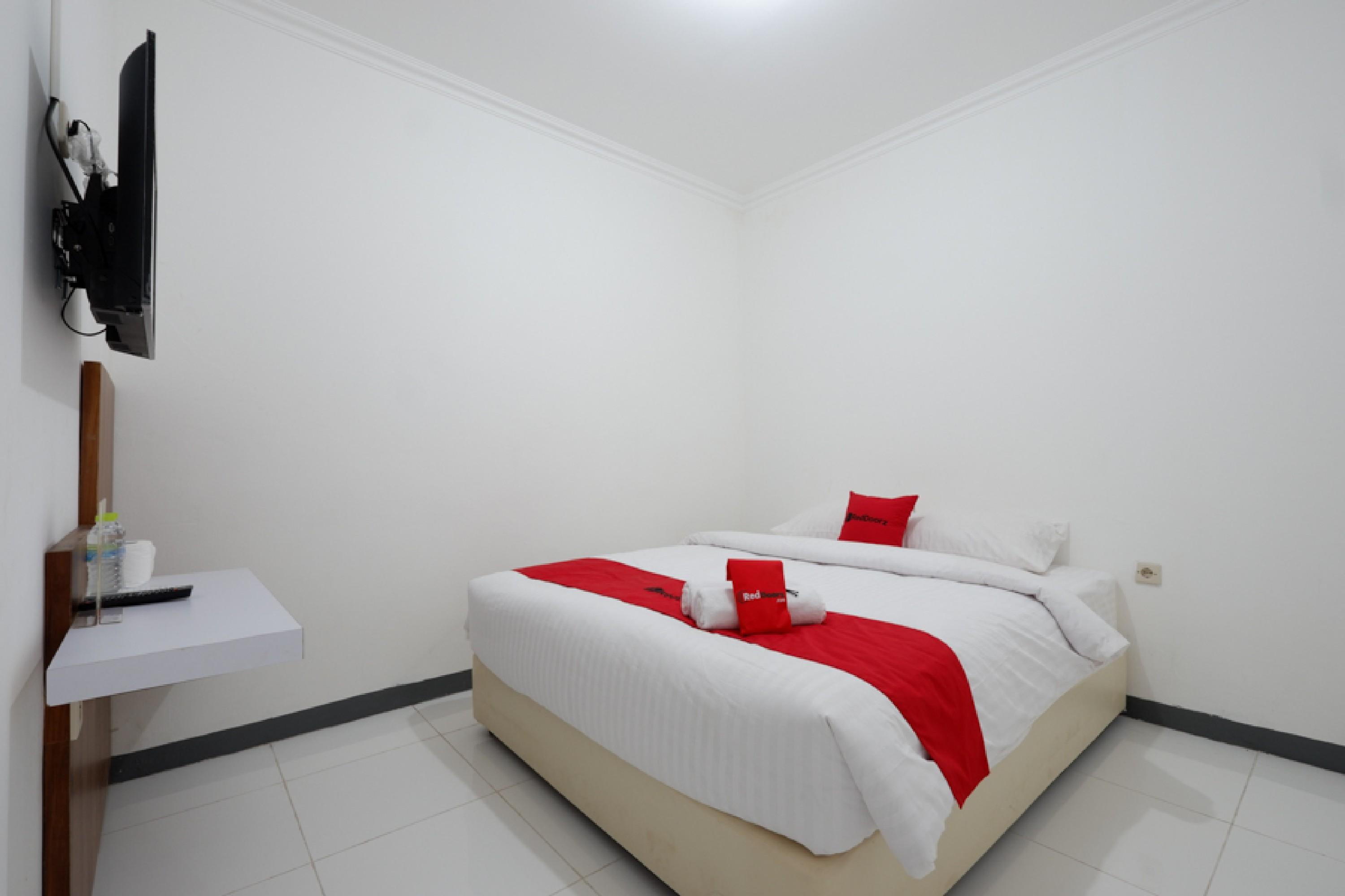 Super Oyo 90426 Near Mall Ciputra 2 Hotel Semarang