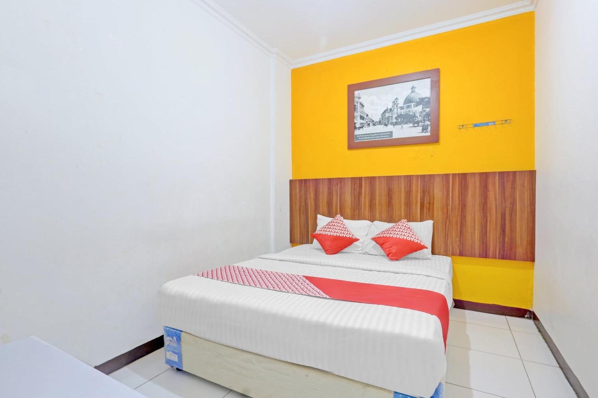 Super Oyo 90426 Near Mall Ciputra 2 Hotel Semarang