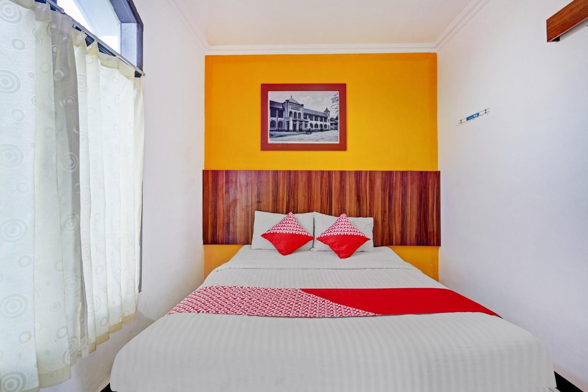 Hotel Super Oyo 90426 Near Mall Ciputra 2 2*