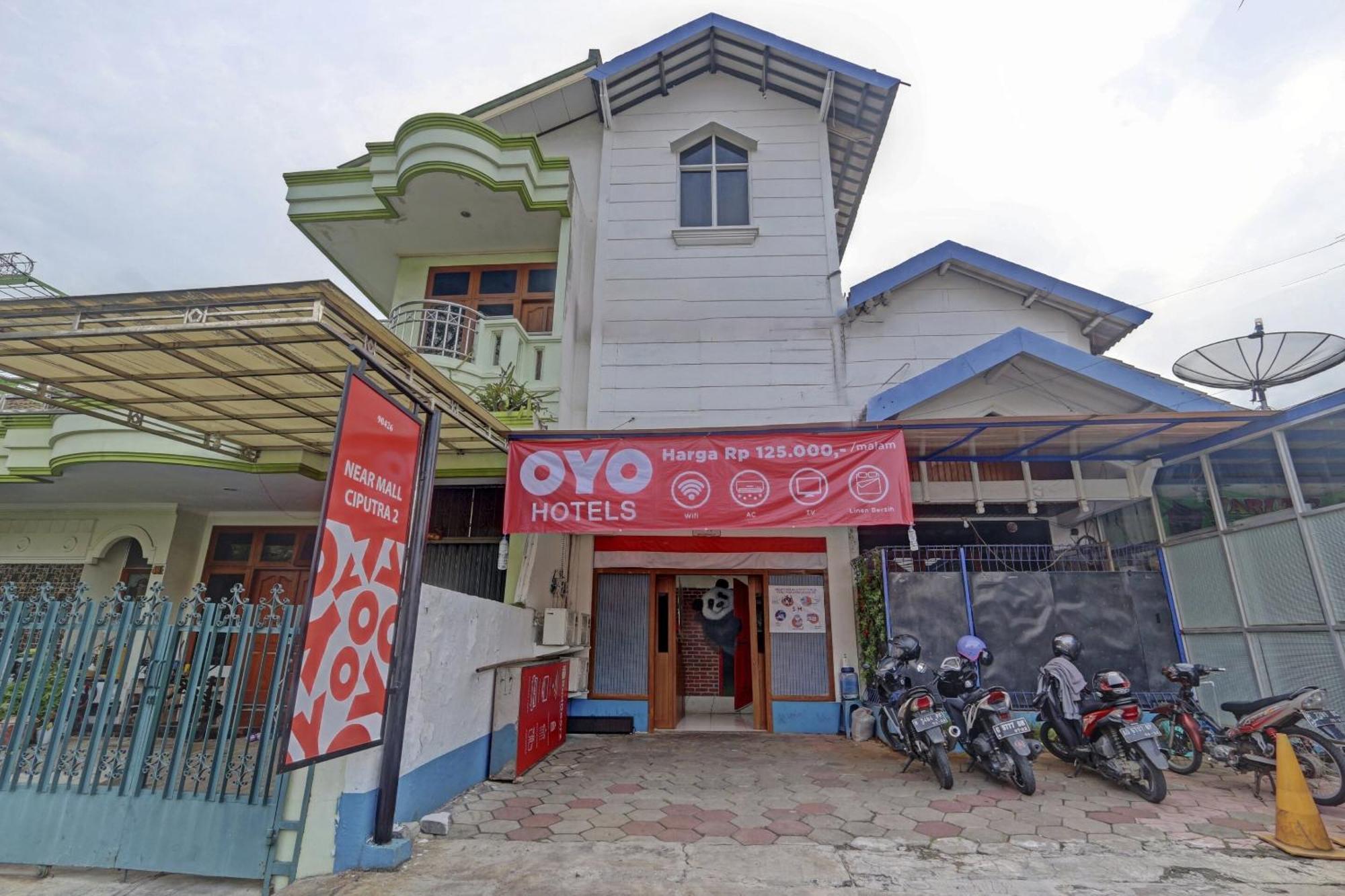 Super Oyo 90426 Near Mall Ciputra 2 2*